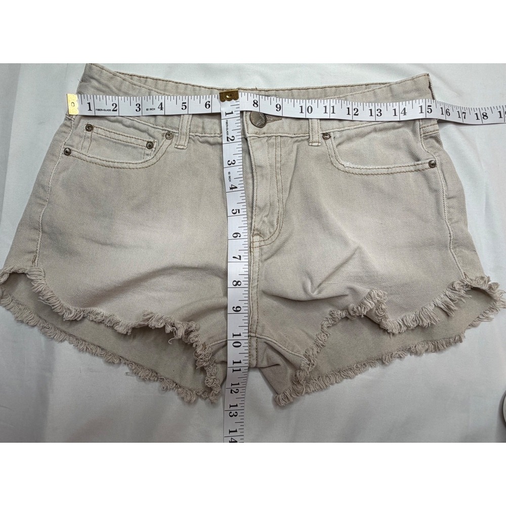 Free People Denim Shorts Beige Sand Frayed Raw Hem 100% Cotton Size 28 - Picture 8 of 9
